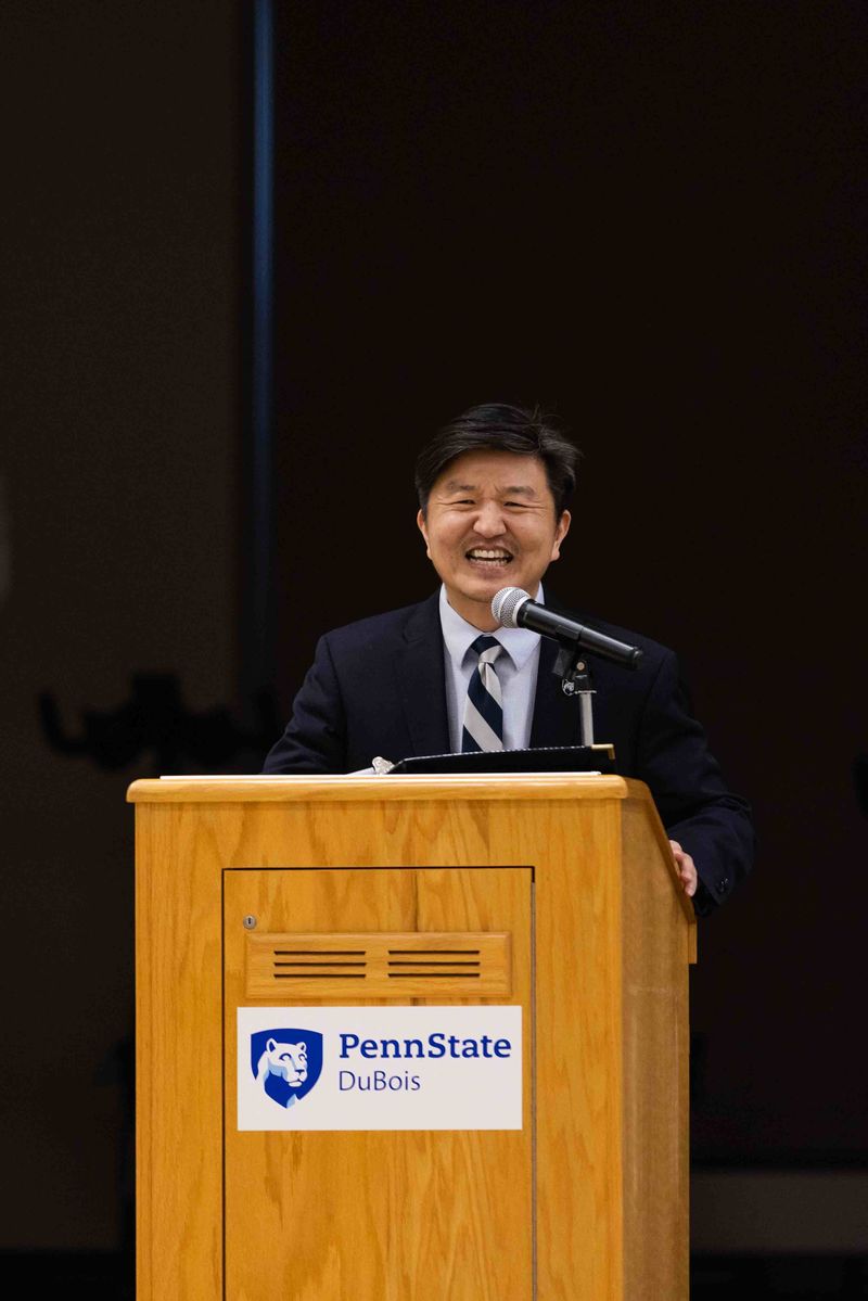Chancellor Jungwoo Ryoo at podium