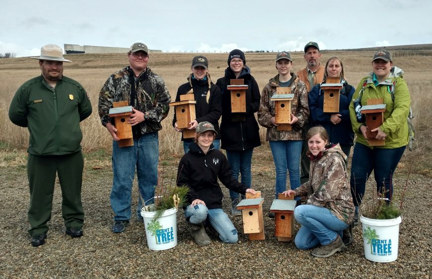 Student volunteers at Flight 93 sight. 