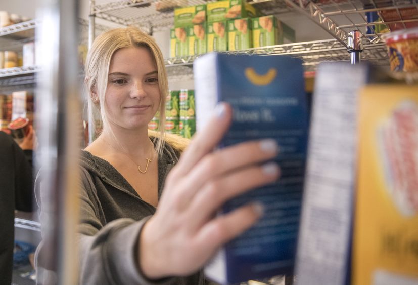 Lions Pantry volunteer Lions Pantry volunteer